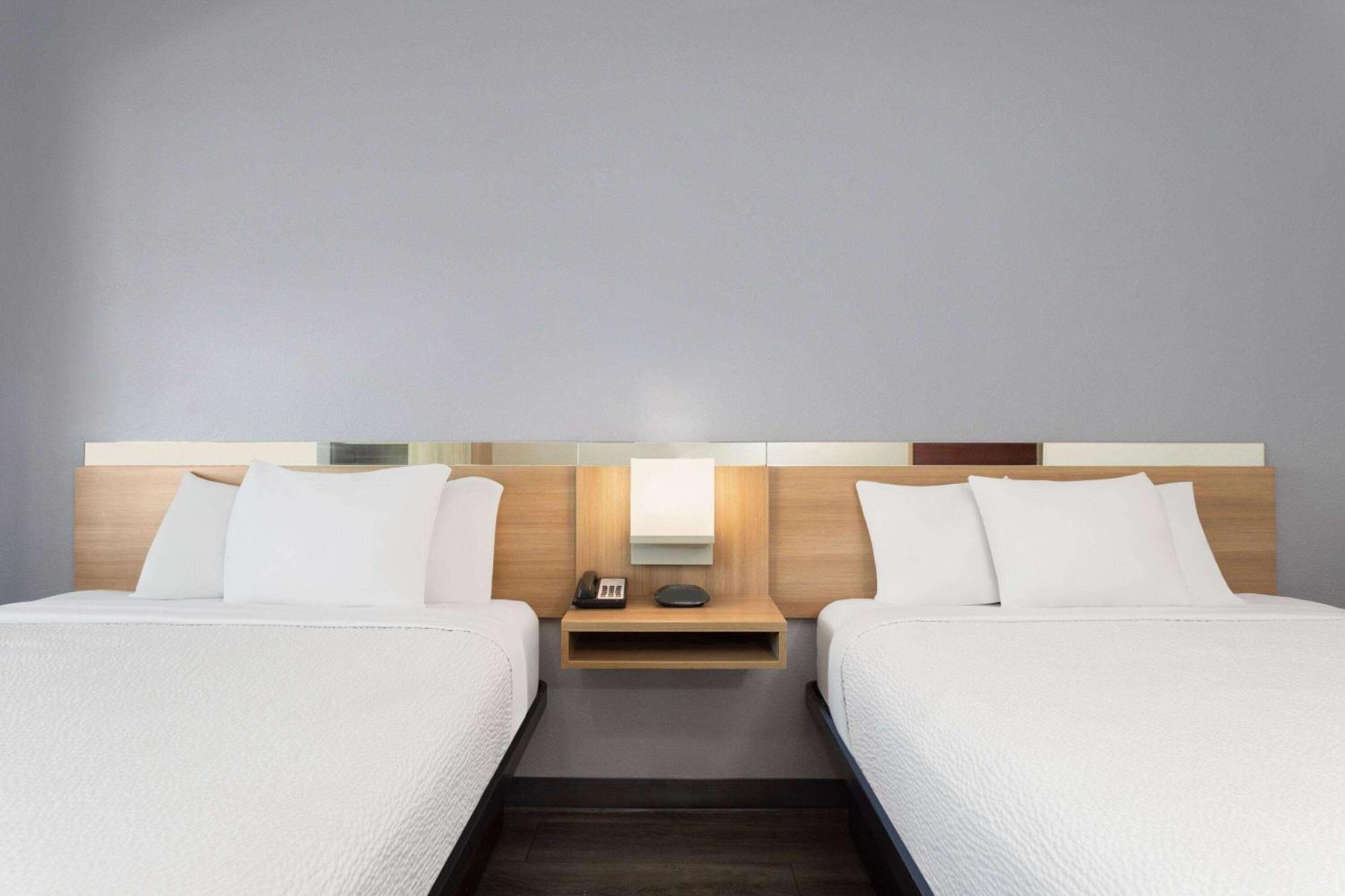 Microtel Inn & Suites By Wyndham Panama City Exteriör bild